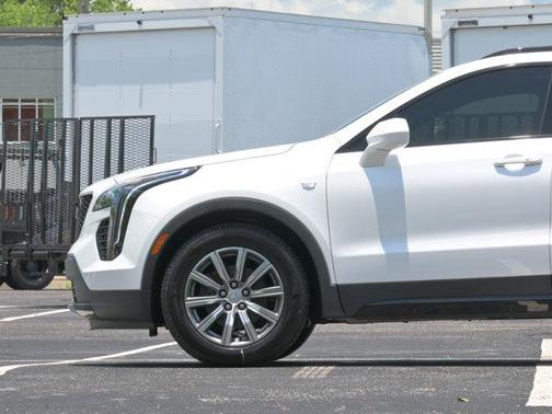 Crystal White Tri-Coat 2019 Cadillac XT4 Sport