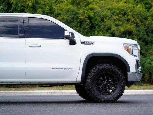 Summit White 2021 GMC Sierra 1500 SLT
