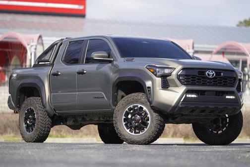 2025 Toyota Tacoma Hybrid TRD