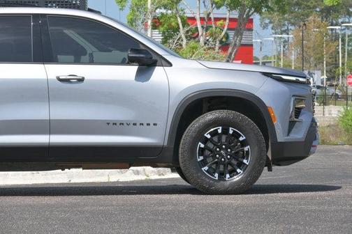 Sterling Gray Metallic 2024 Chevrolet Traverse Z71