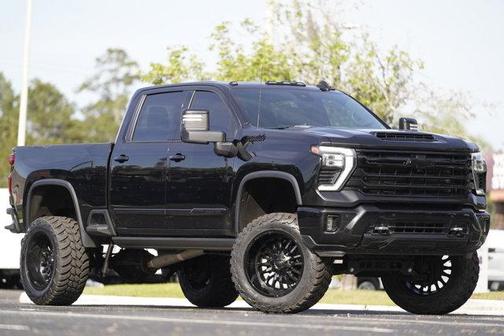 Black 2024 Chevrolet Silverado 2500 High Country