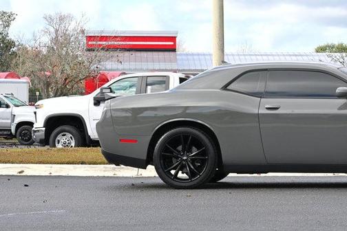 2018 Dodge Challenger SXT