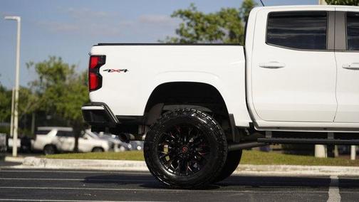 Summit White 2024 Chevrolet Colorado LT