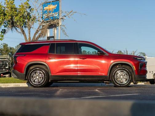 Radiant Red 2025 Chevrolet Traverse LT
