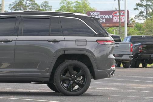 2023 Jeep Grand Cherokee Summit