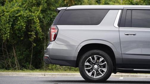 Satin Steel Metallic 2021 Chevrolet Suburban LT