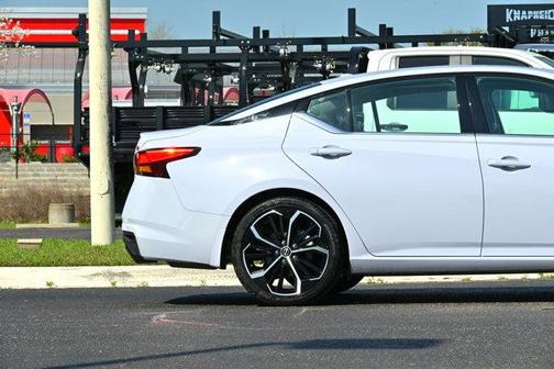 2025 Nissan Altima SR