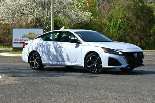 2025 Nissan Altima SR