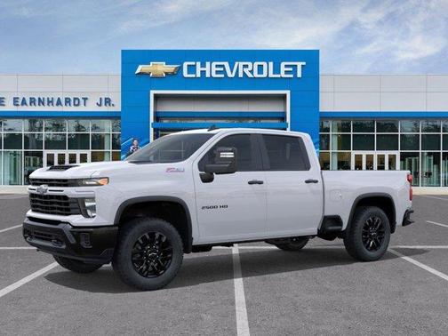 Summit White 2026 Chevrolet Silverado 2500 Custom