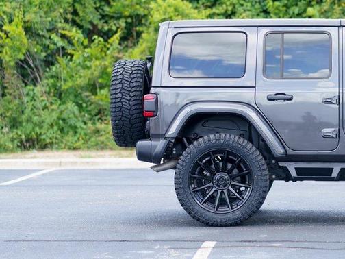 Granite Crystal Clearcoat Metallic 2025 Jeep Wrangler Sahara