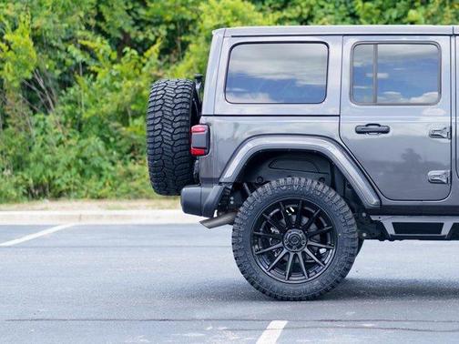 Granite Crystal Clearcoat Metallic 2025 Jeep Wrangler Sahara