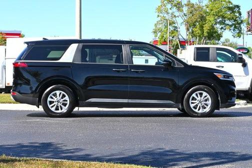 2022 Kia Carnival LXS