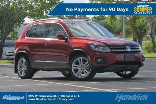 Wild Cherry Metallic 2013 Volkswagen Tiguan SE