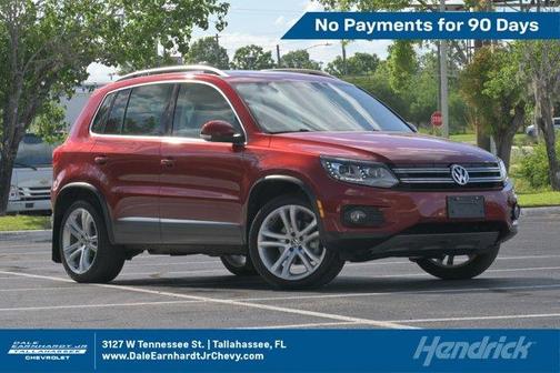Wild Cherry Metallic 2013 Volkswagen Tiguan SE