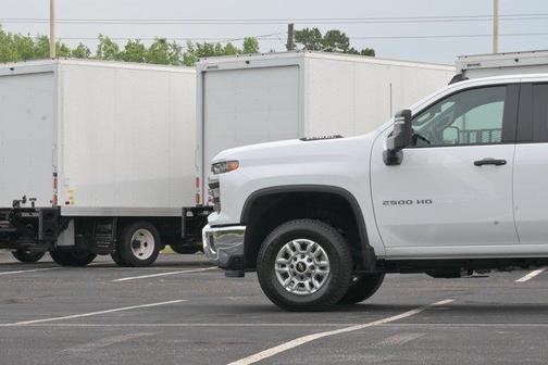 Summit White 2026 Chevrolet Silverado 2500 WT