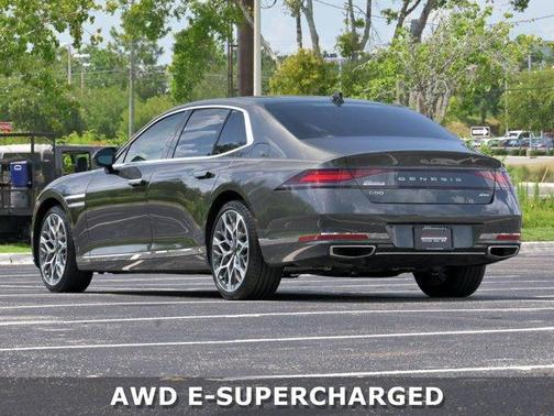 Makalu Gray 2023 Genesis G90 3.5T e-SC