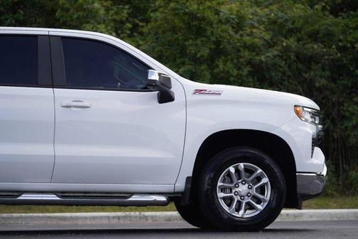 Summit White 2022 Chevrolet Silverado 1500 LT