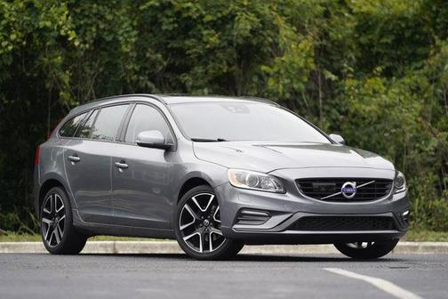 Gray 2018 Volvo V60 T5 Dynamic