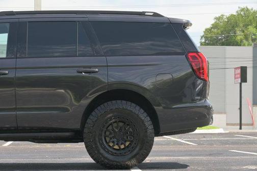 Dark Matter Gray Metallic 2025 Ford Expedition Tremor