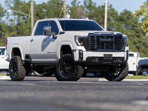 White Frost Tri-Coat 2024 GMC Sierra 2500 Denali Ultimate