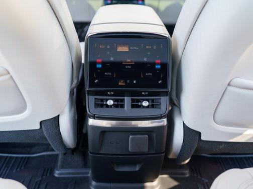Silver Metallic 2026 Cadillac VISTIQ Sport