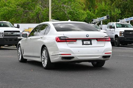2020 BMW 740 i