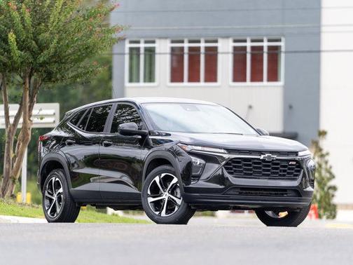 Mosaic Black Metallic 2024 Chevrolet Trax 1RS