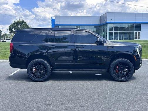 2025 GMC Yukon Elevation