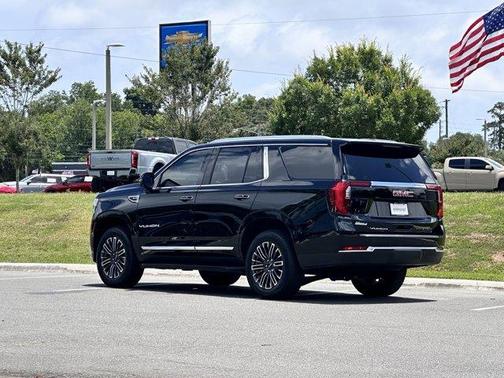 2025 GMC Yukon Elevation