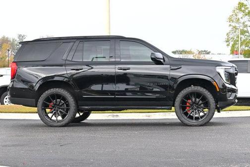 2025 GMC Yukon Elevation