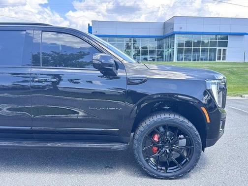 2025 GMC Yukon Elevation
