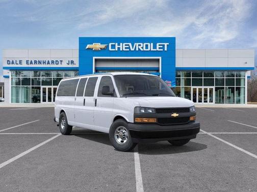2025 Chevrolet Express 3500 LS