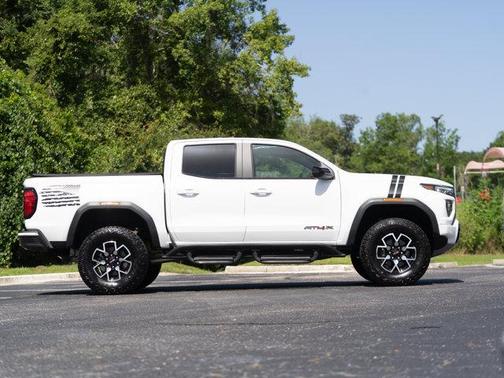 Summit White 2024 GMC Canyon AT4X