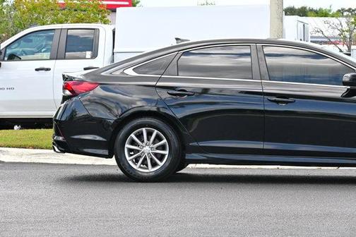 2018 Hyundai SONATA SE
