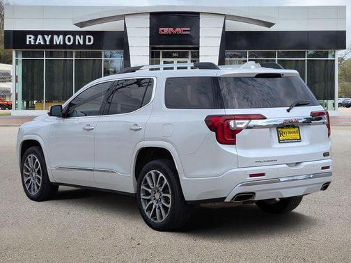 2023 GMC Acadia Denali