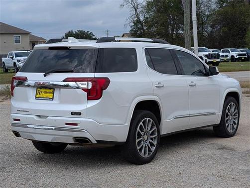 2023 GMC Acadia Denali