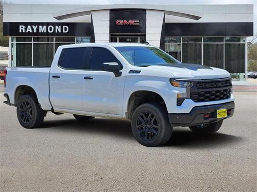 2024 Chevrolet Silverado 1500 Custom Trail Boss
