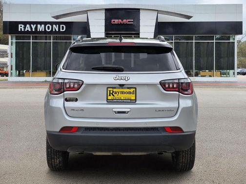 Silver Zynith Metallic Clearcoat 2025 Jeep Compass Limited