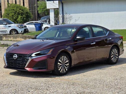 Garnet Pearl Metallic 2025 Nissan Altima 2.5 SV