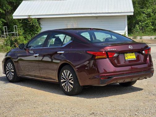 Garnet Pearl Metallic 2025 Nissan Altima 2.5 SV
