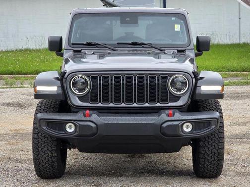 Granite Crystal Metallic Clearcoat 2025 Jeep Wrangler Rubicon