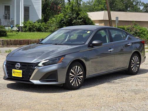 Gun Metallic 2025 Nissan Altima 2.5 SV