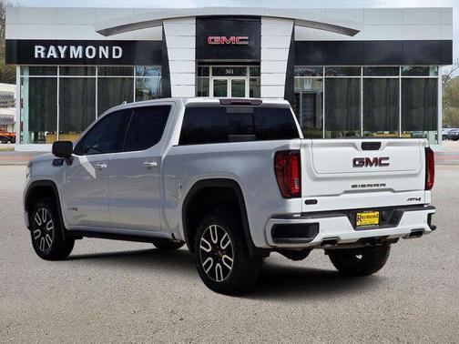 2022 GMC Sierra 1500 AT4