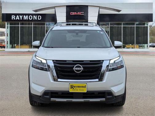 2024 Nissan Pathfinder Platinum FWD