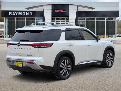 2024 Nissan Pathfinder Platinum FWD