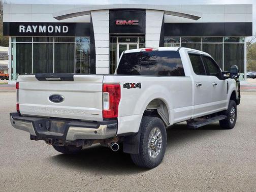 White Platinum 2017 Ford F-350 Lariat