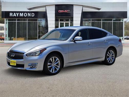 2018 INFINITI Q70 3.7X LUXE