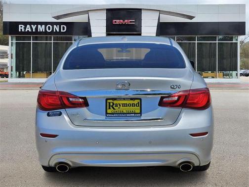 2018 INFINITI Q70 3.7X LUXE