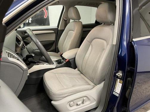 Photo 3 of 48 of 2015 Audi Q5 2.0T Premium Plus