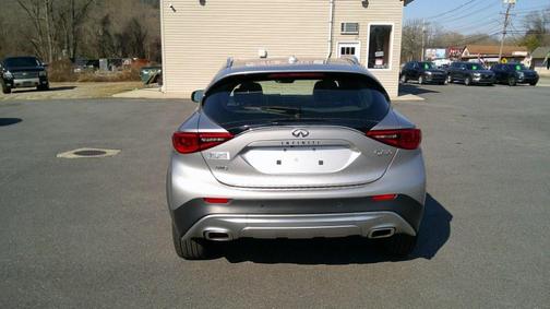 2018 INFINITI QX30 Premium